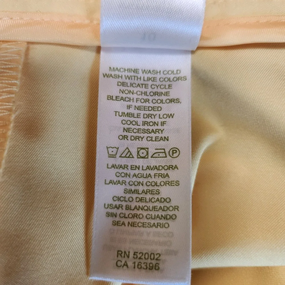 Liz Golf Women`s Size 10 Yellow Pleated Shorts High Waisted Casual Classic Golf - Picture 6 of 6
